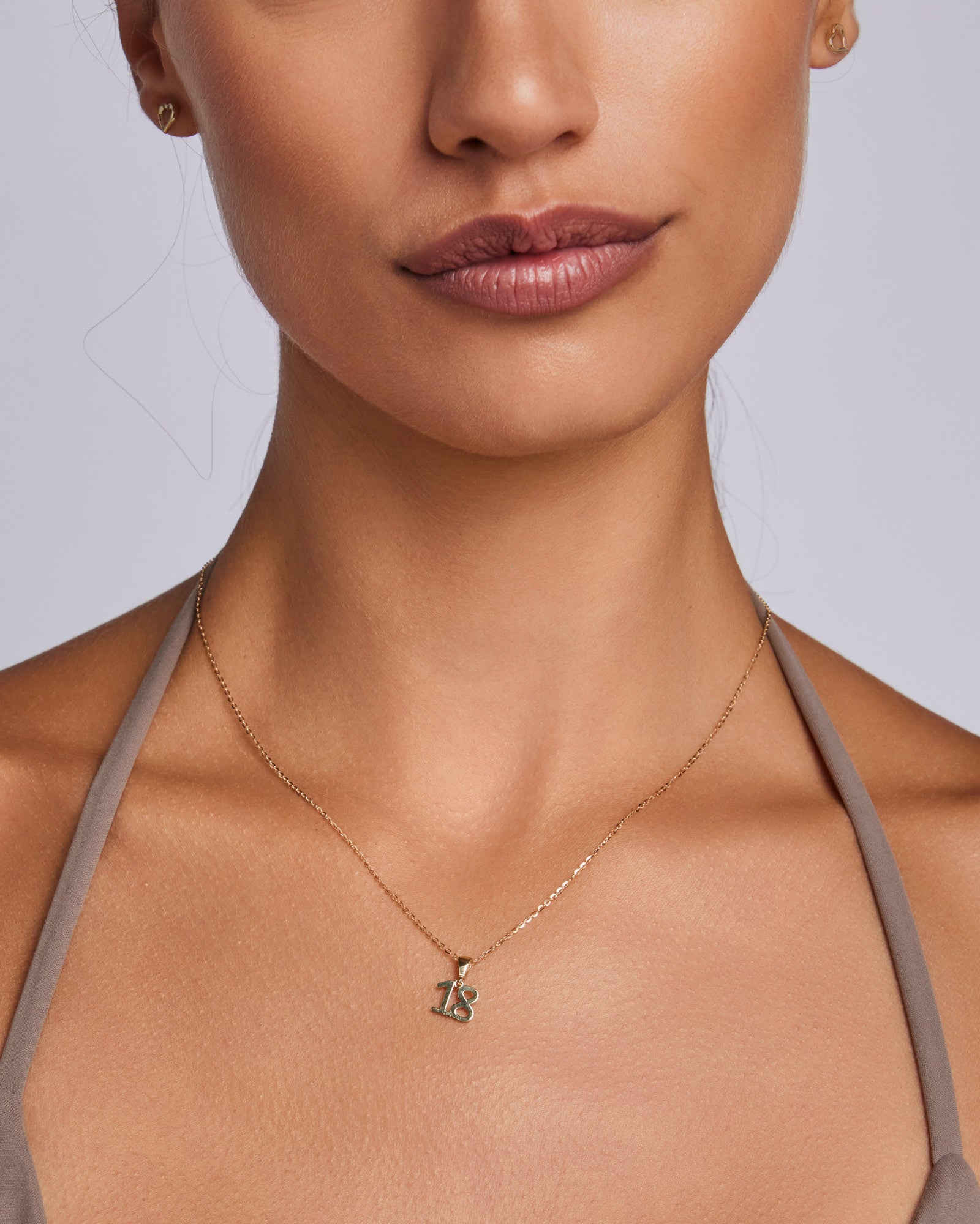 Memento 9K Gold '18' Pendant