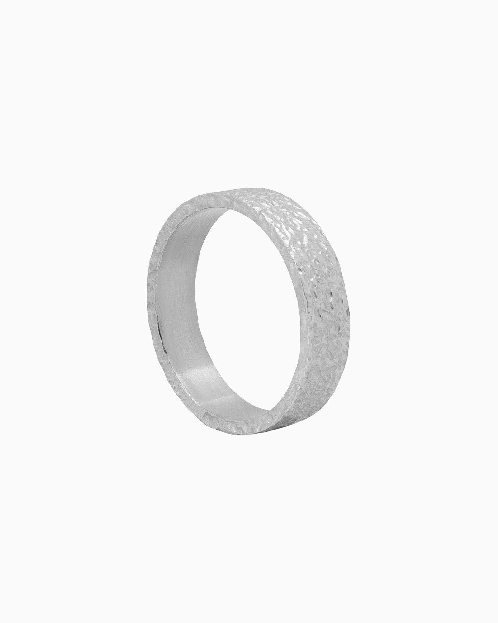 Escarpment Medium Rough Hammered Band