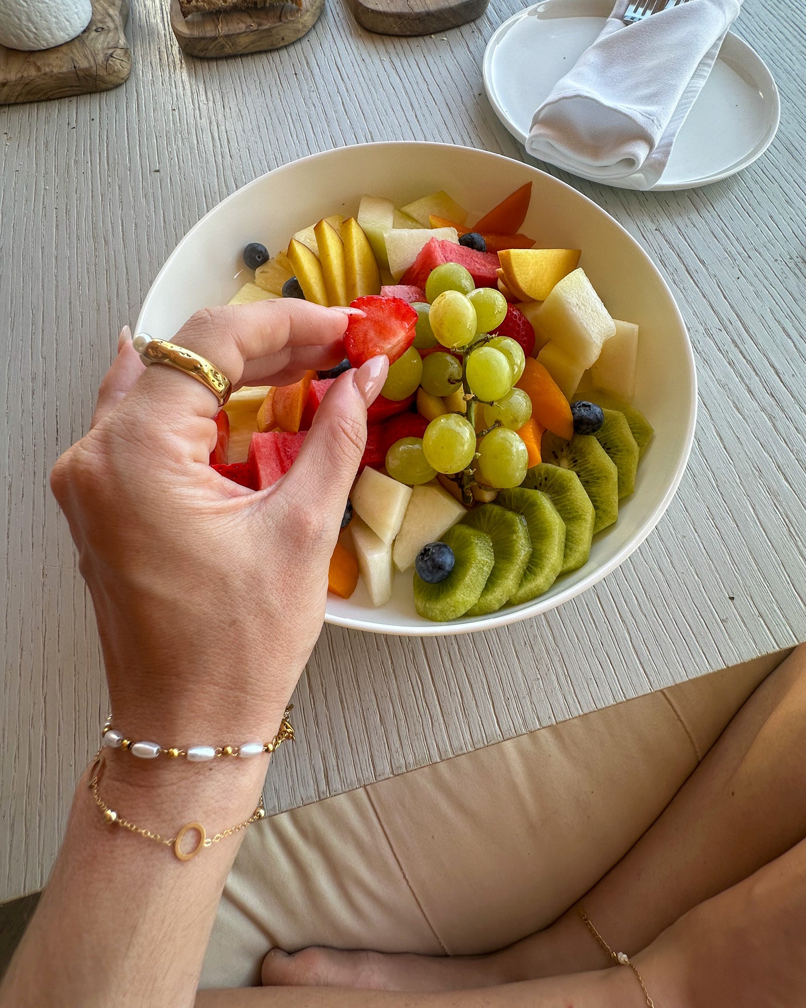 Opaline Pearl and Bead Bracelet