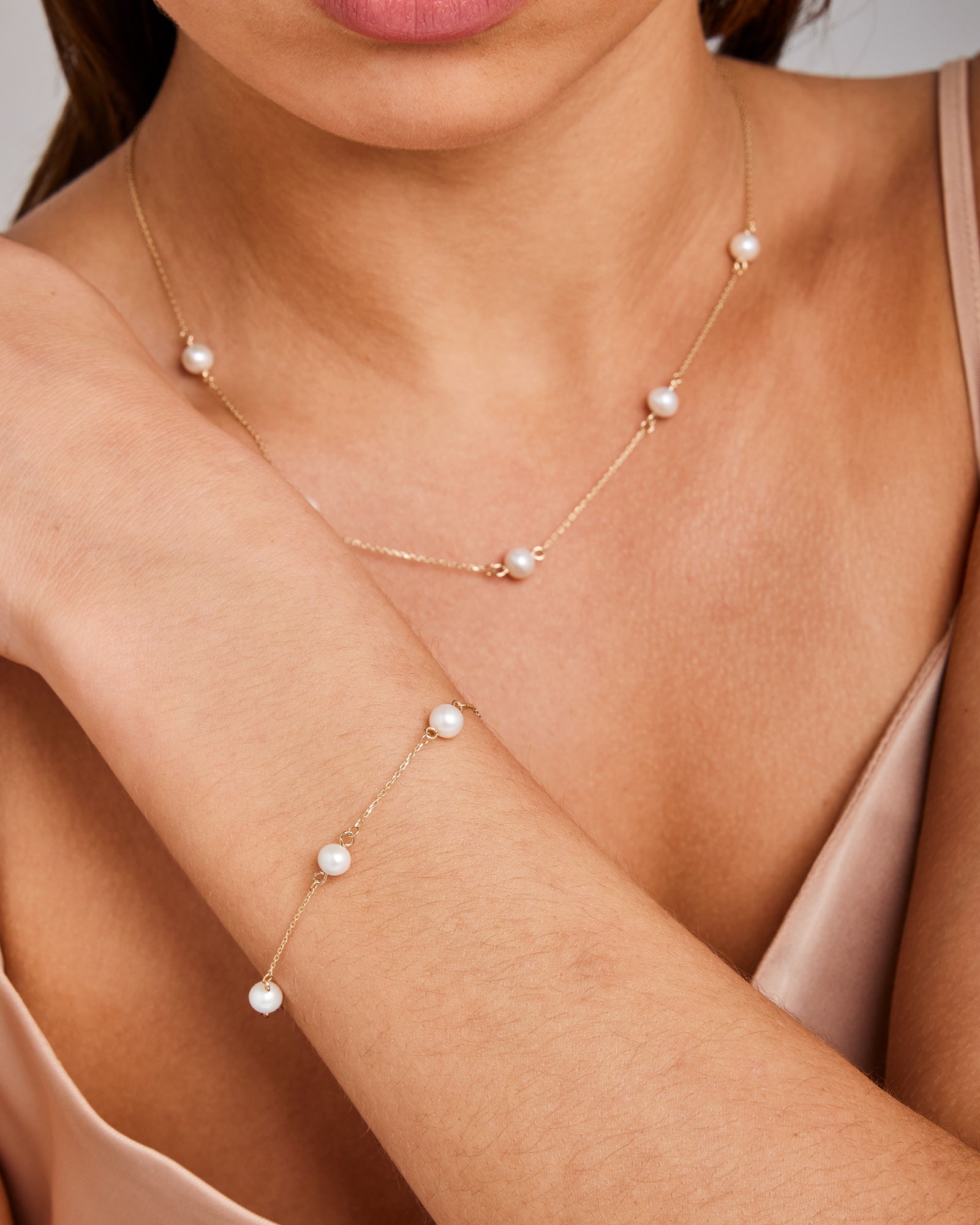 Essentials 9K Gold Freshwater Pearl Bracelet
