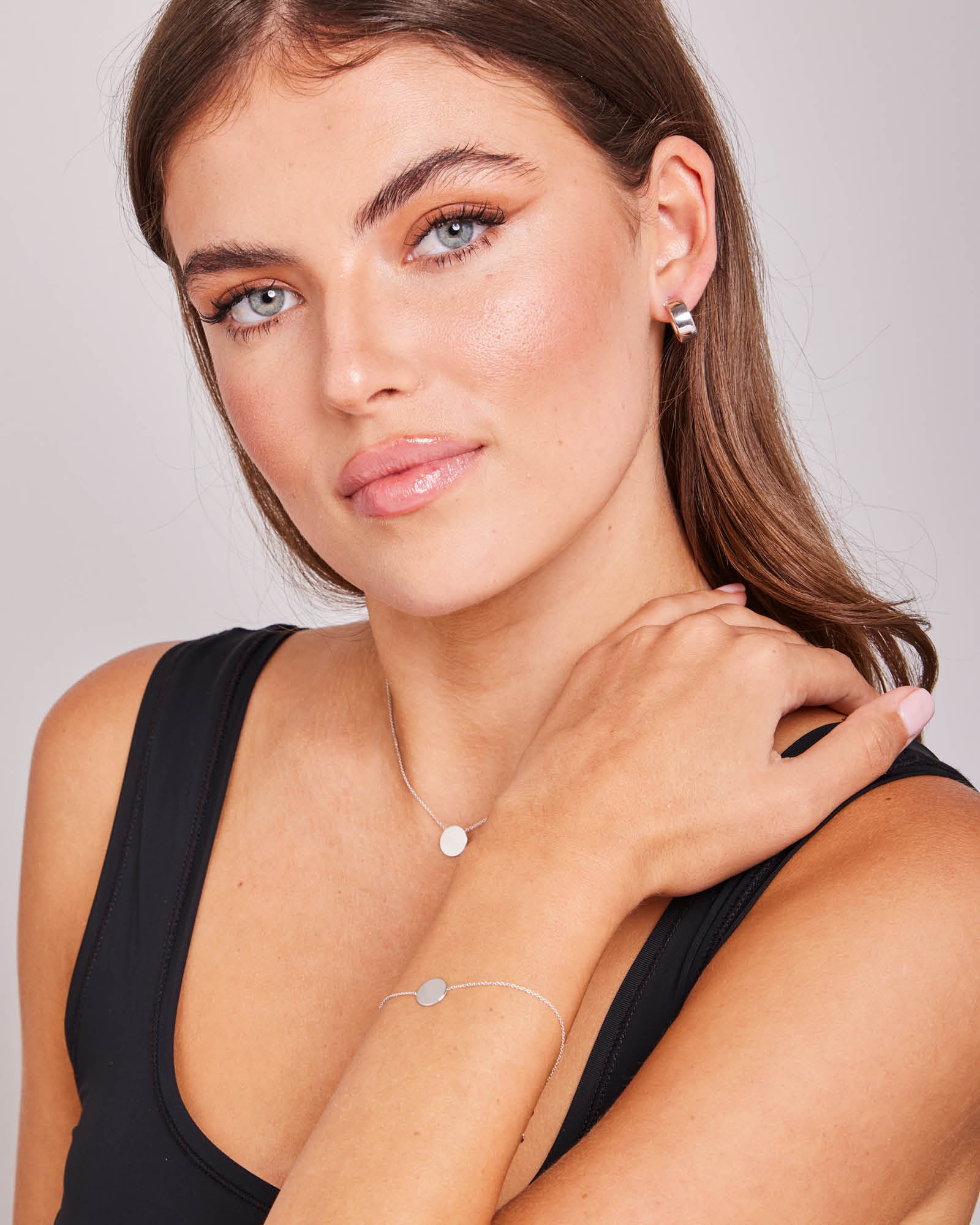 Essentials 9K Gold Round Disk Bracelet | Zoe Olivia Jewellery Australia
