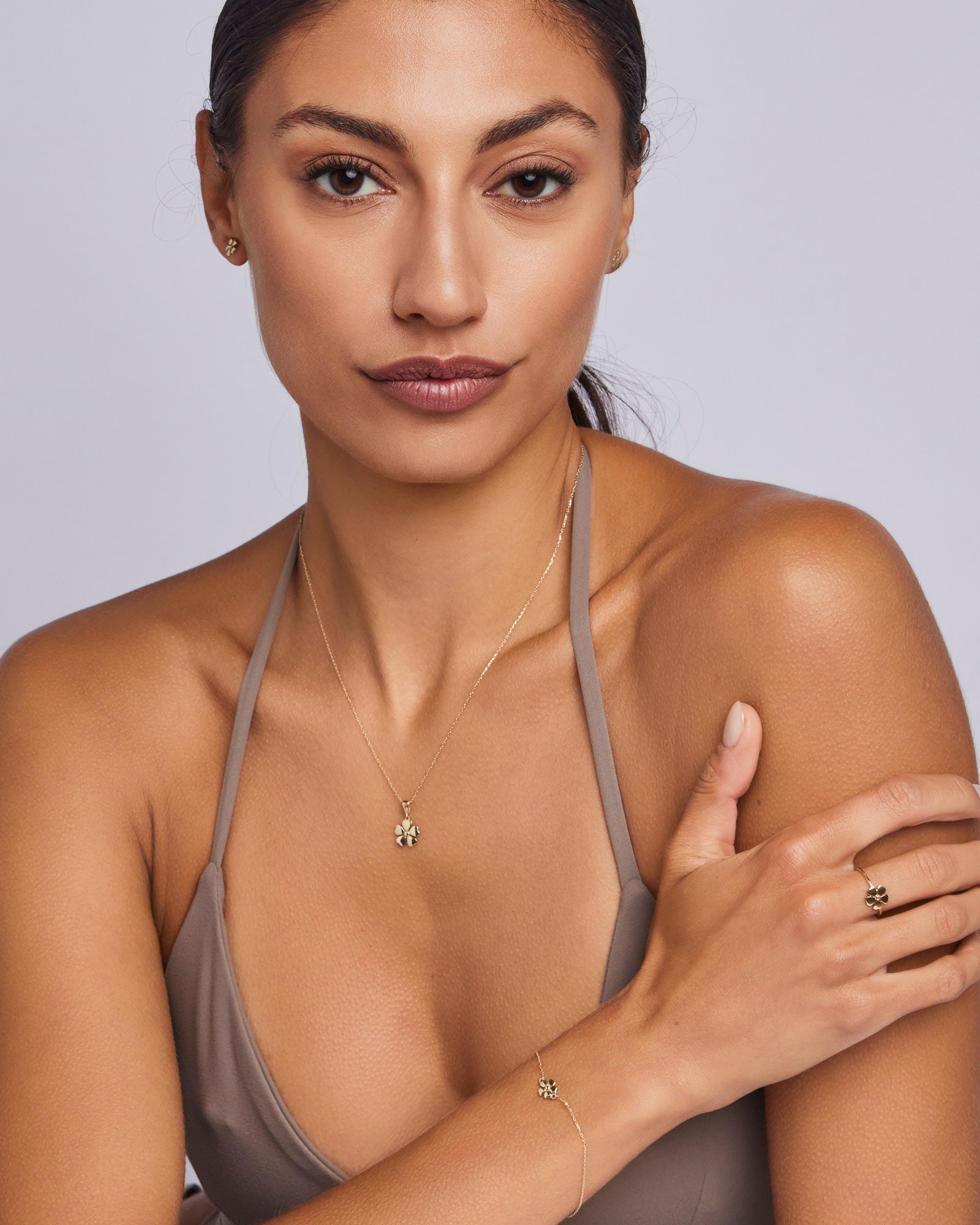 Alina 9K Gold Flower Necklace