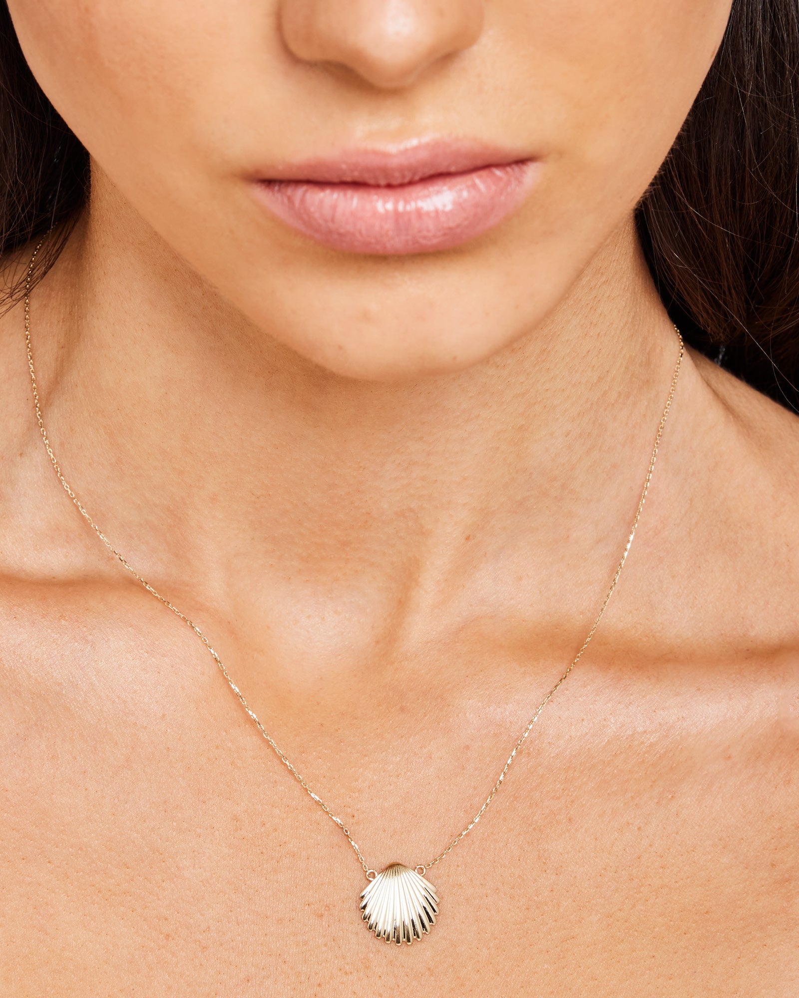 Oceane 9K Gold Clam Shell Necklace