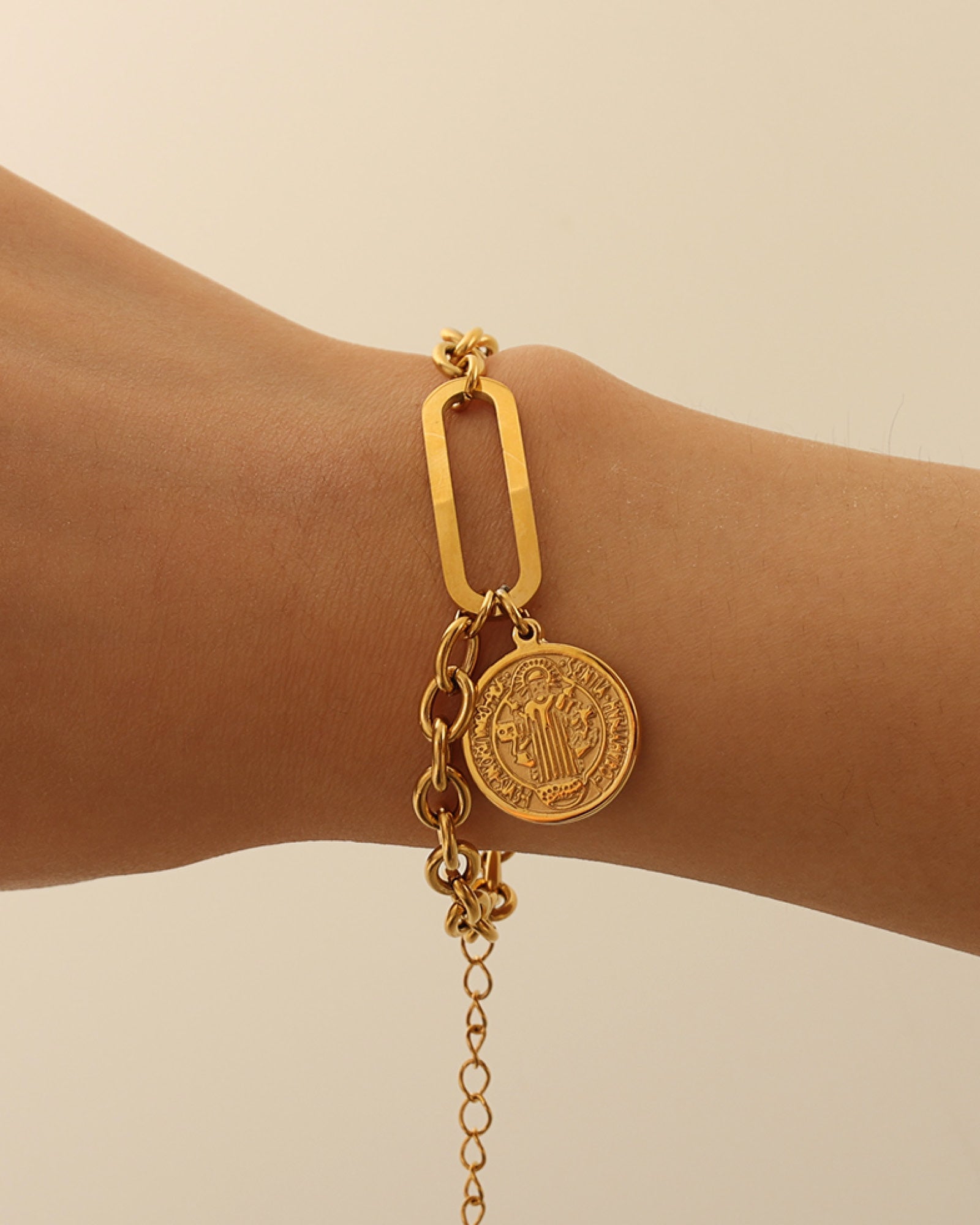 Muse Gold Medallion Bracelet – Waterproof PVD Chain