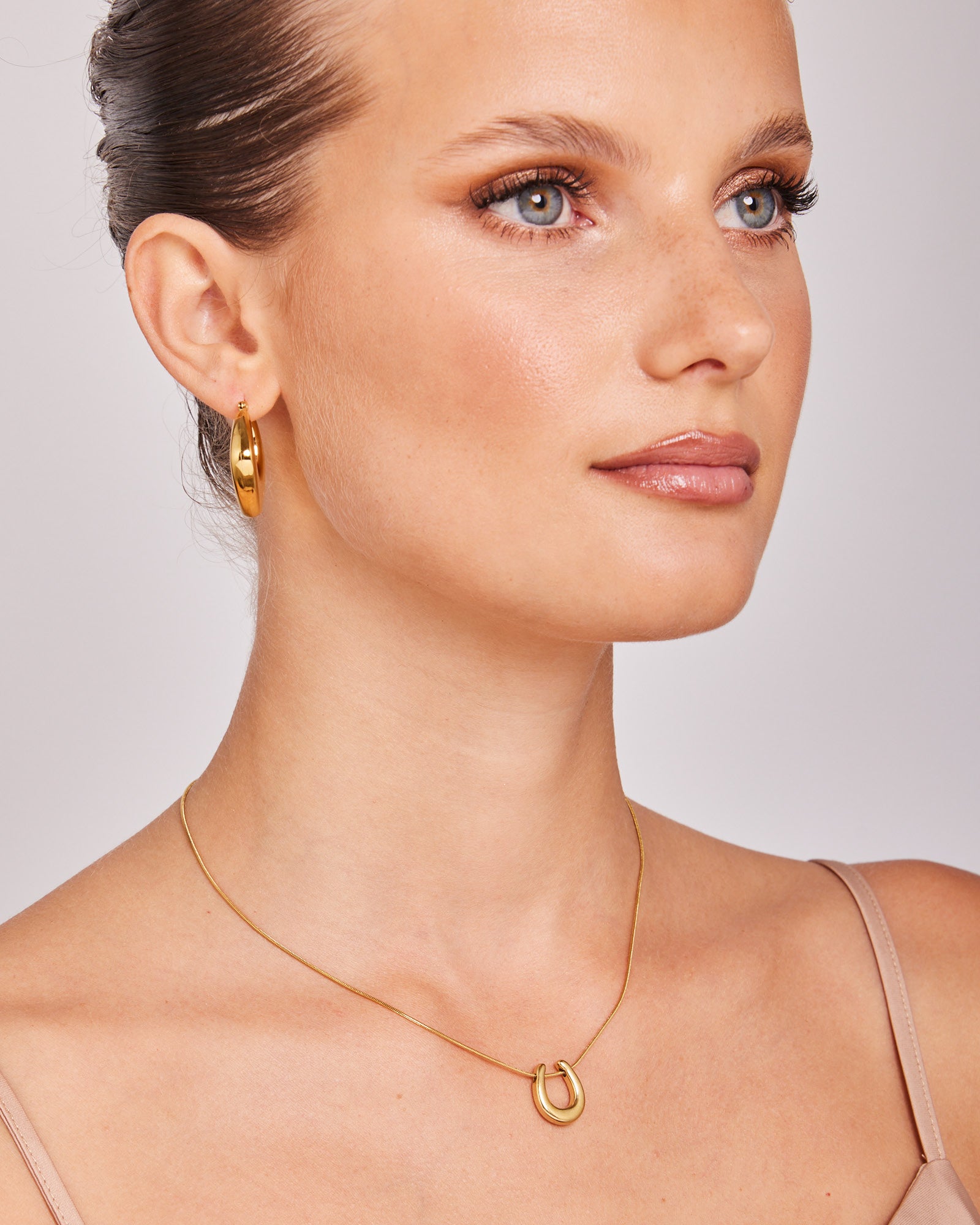 Essentials Classic Horse Shoe Necklace | Zoe Olivia Jewellery Australia